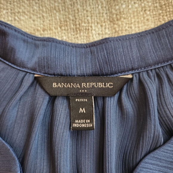 Banana Republic Silky Collarless Blouse - Navy Blue - Size Petite M - Picture 4 of 7